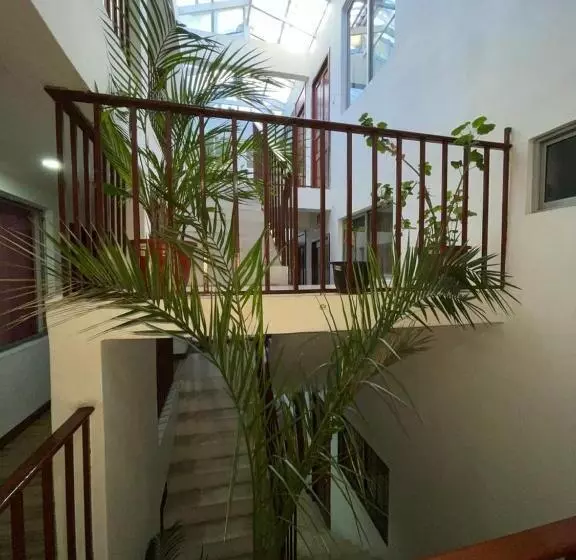 هتل Hostal El Rio