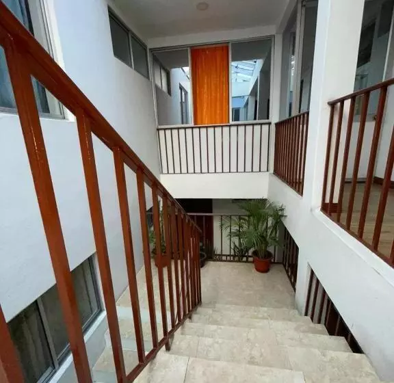 هتل Hostal El Rio