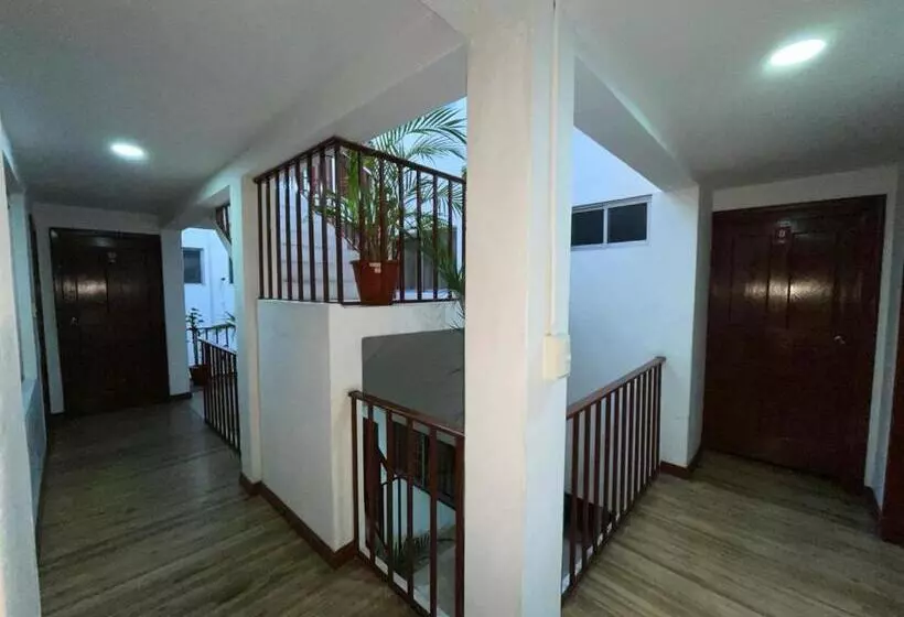هتل Hostal El Rio