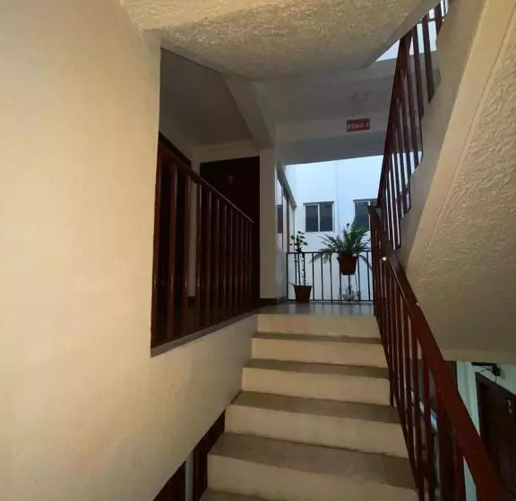 هتل Hostal El Rio