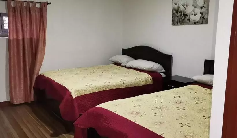 هتل Hostal El Rio