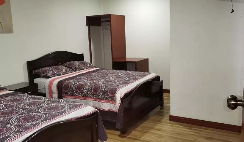 هتل Hostal El Rio