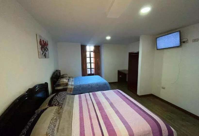 هتل Hostal El Rio