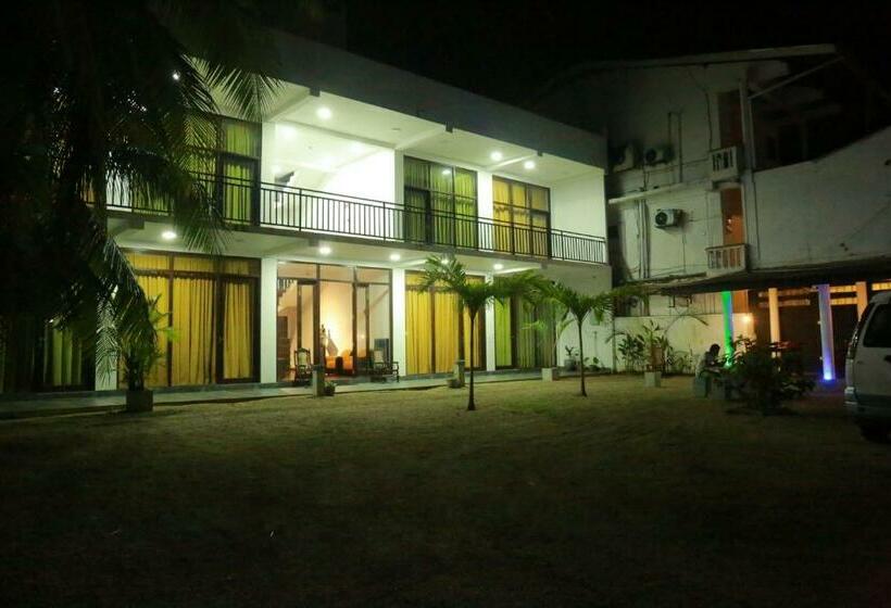 בית מלון כפרי Jayaa Beach