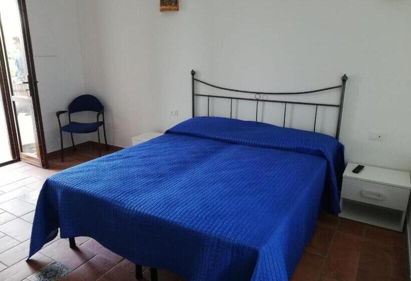 Ludomar Country Residence Rooms & Apartments