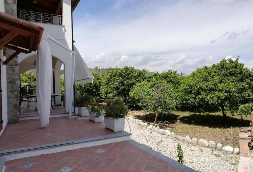 Ludomar Country Residence Rooms & Apartments