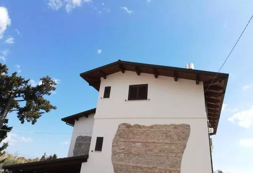 Ludomar Country Residence   Rooms & Apartments