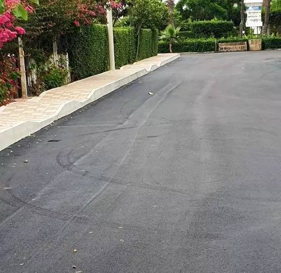 استراحتگاه Suite Bice In Villaggio Seleno