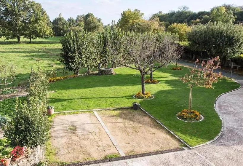 ベッドアンドブレックファースト Chambres Au Jardin Fleuri