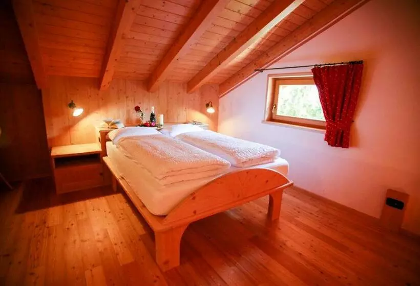ホテル Agritur Dal Fior La Casa Nel Bosco