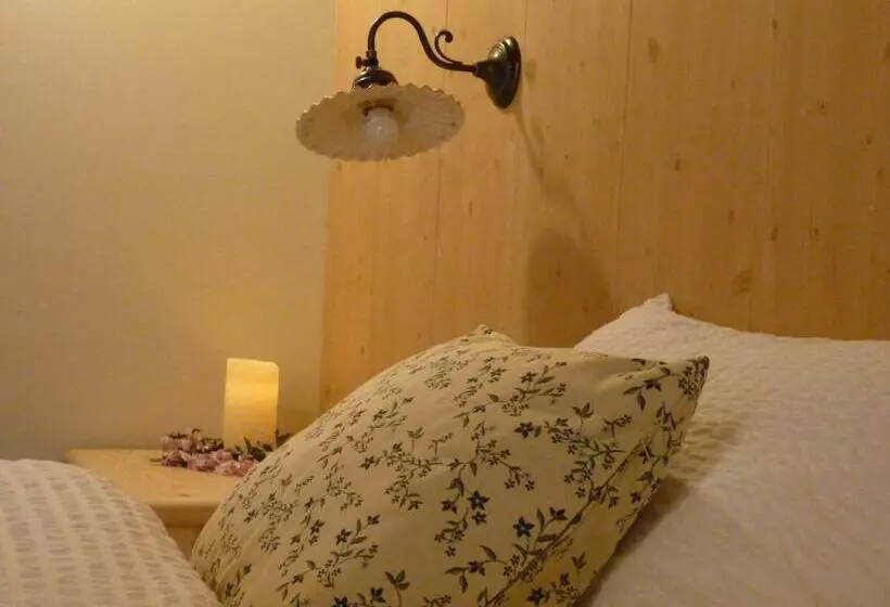ホテル Agritur Dal Fior La Casa Nel Bosco