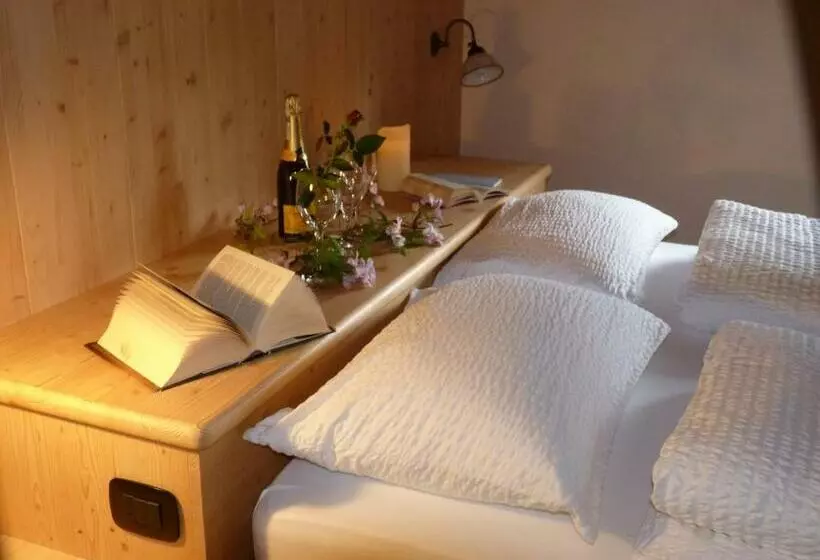 ホテル Agritur Dal Fior La Casa Nel Bosco