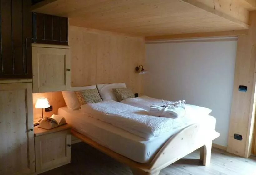 ホテル Agritur Dal Fior La Casa Nel Bosco