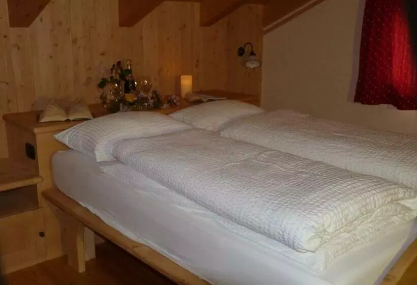 ホテル Agritur Dal Fior La Casa Nel Bosco