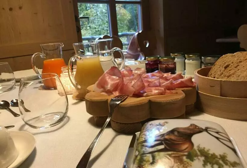 ホテル Agritur Dal Fior La Casa Nel Bosco