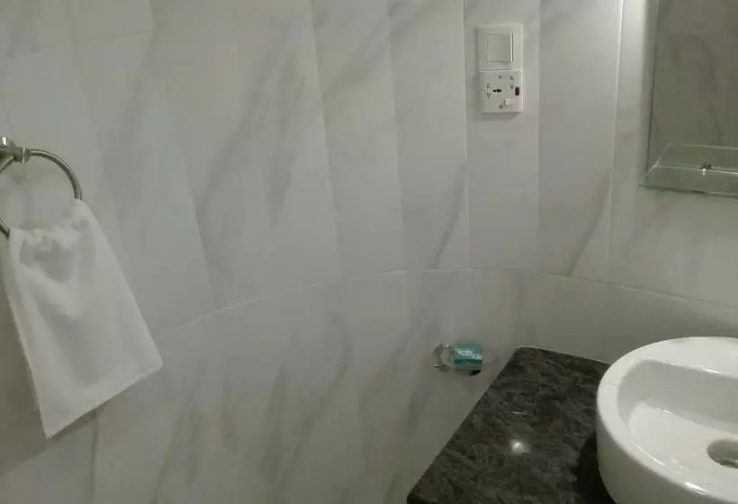 Majatalo Crescent N Cocoon