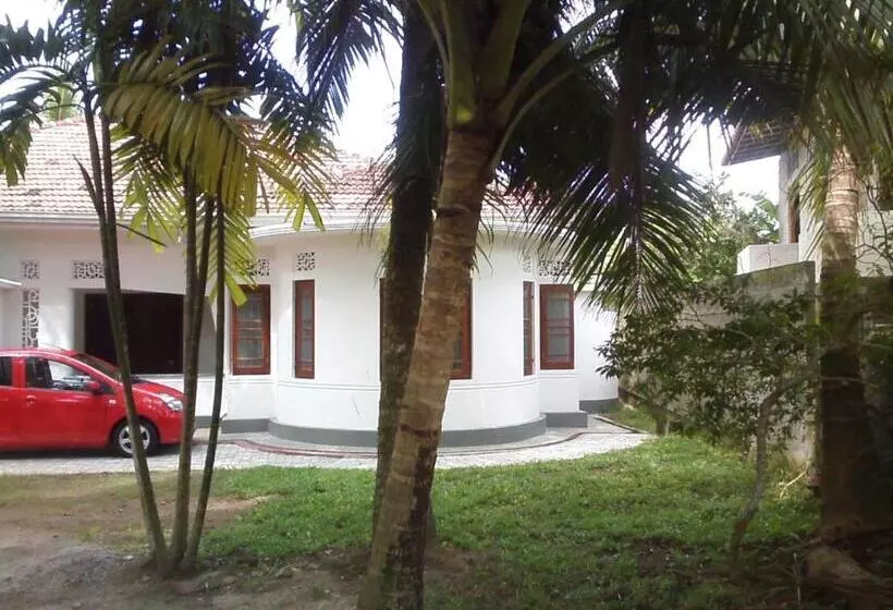 Majatalo Crescent N Cocoon