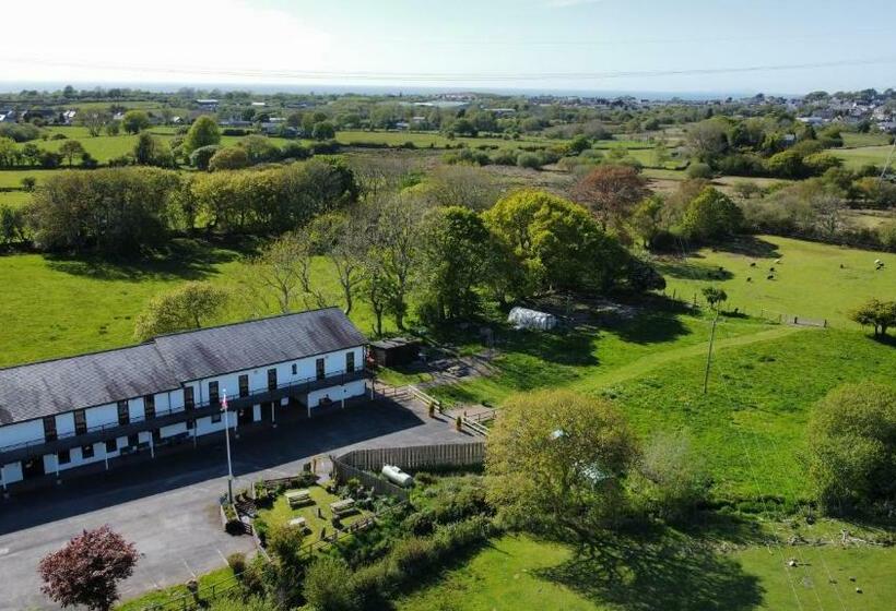 ユースホステル Basecamp Wales