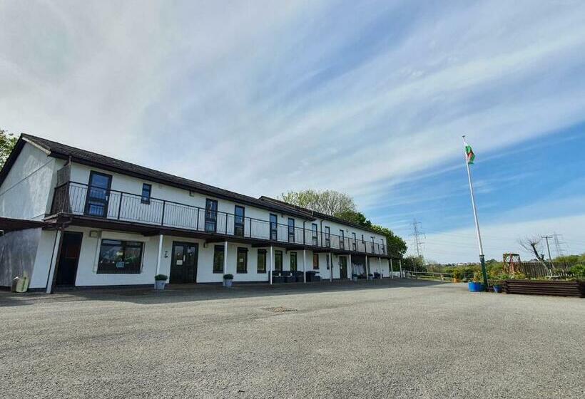 ユースホステル Basecamp Wales