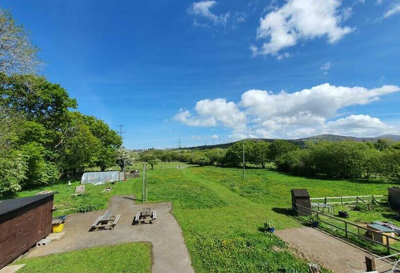 ユースホステル Basecamp Wales