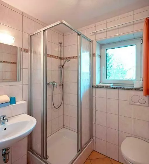 Retkeilymaja Gasthof Zum Strauß