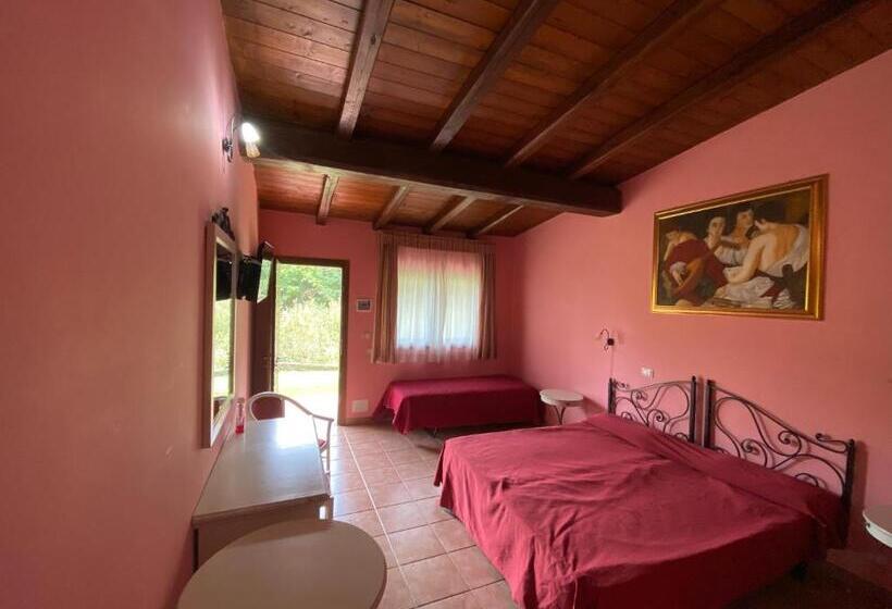 ホテル Agriturismo Montefosco