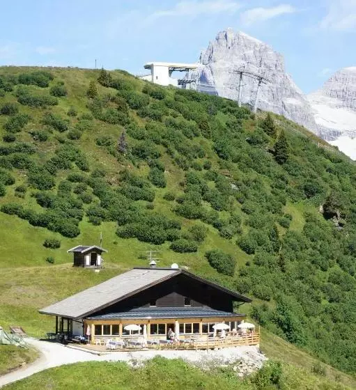 Hotelli Berggasthaus Edelweisshütte Ladurns