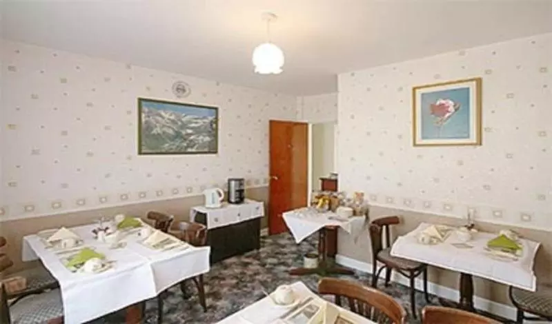 مبيت وإفطار Four Seasons