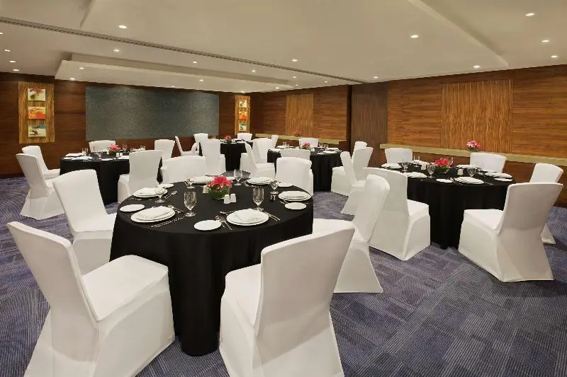 Doubletree By Hilton Hotel & Residences Dubai Al Barsha