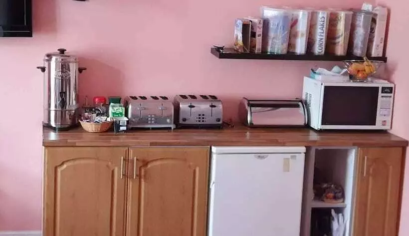 مسافرخانه Dalry Guesthouse