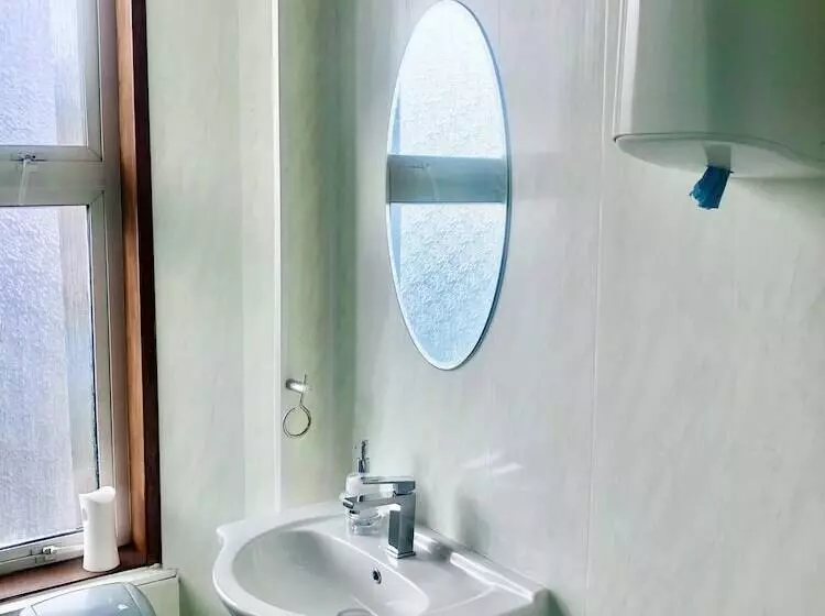 مسافرخانه Dalry Guesthouse