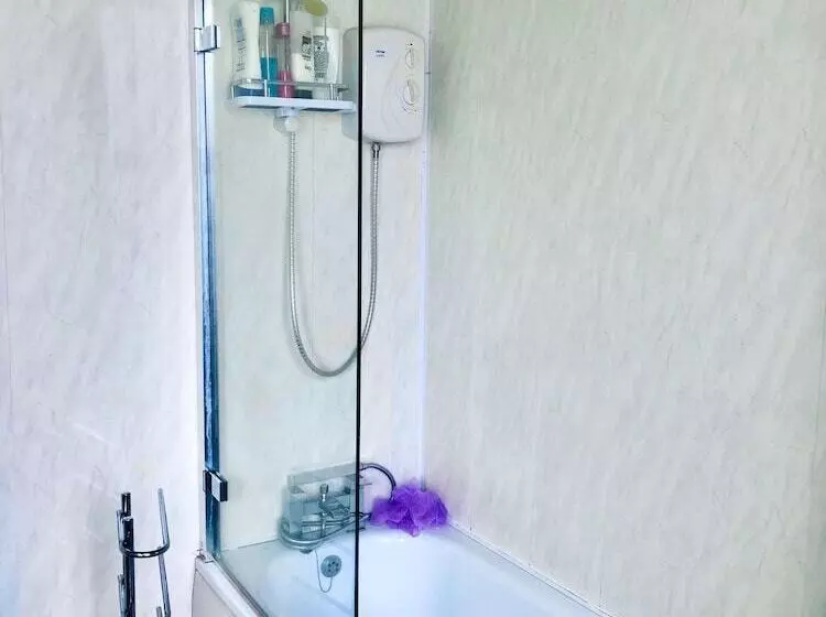 مسافرخانه Dalry Guesthouse