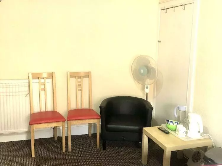 مسافرخانه Dalry Guesthouse