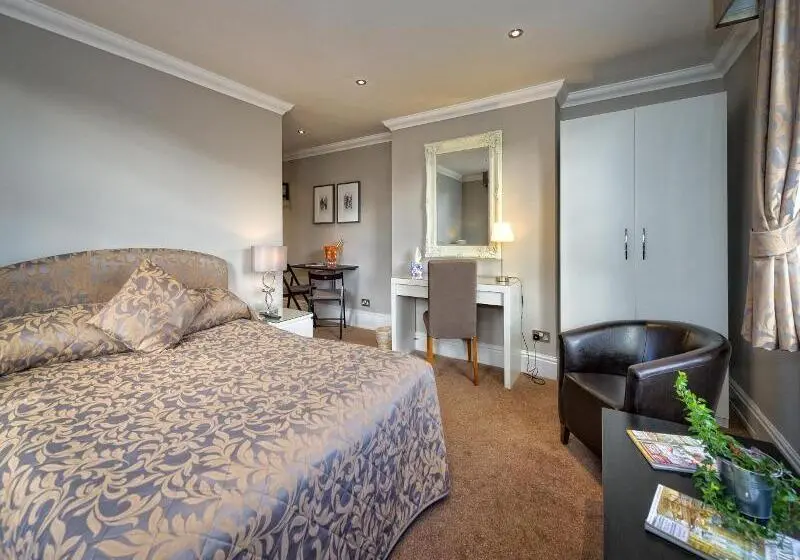 هتل Cheshire Hospitality Ltd Trading As Lennox Lea Studios And Apartments