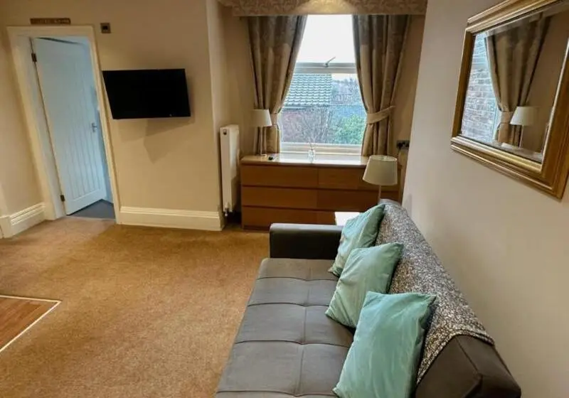 هتل Cheshire Hospitality Ltd Trading As Lennox Lea Studios And Apartments