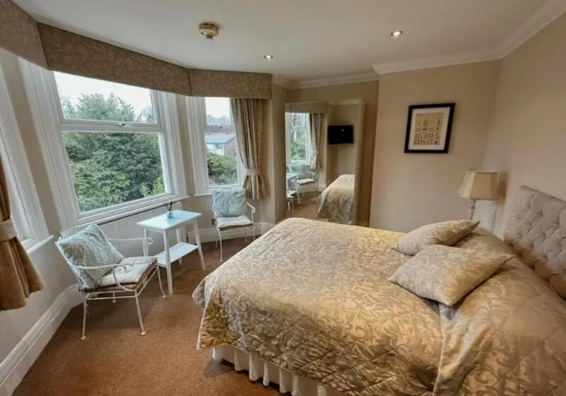 هتل Cheshire Hospitality Ltd Trading As Lennox Lea Studios And Apartments