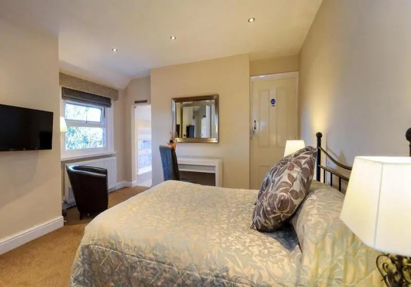 هتل Cheshire Hospitality Ltd Trading As Lennox Lea Studios And Apartments
