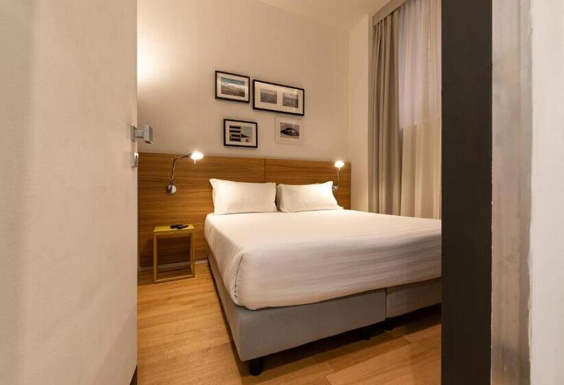 בית מלון כפרי Coronari Palace