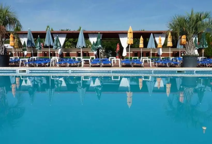 Отель Garden Club