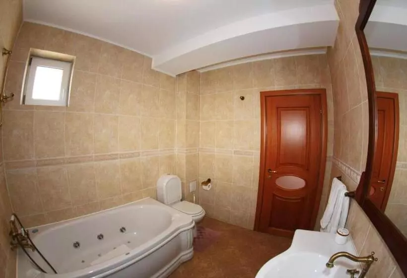 בית מלון כפרי Monterai Resort