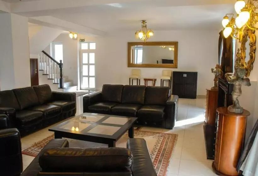 בית מלון כפרי Monterai Resort