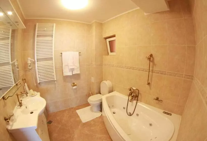 בית מלון כפרי Monterai Resort