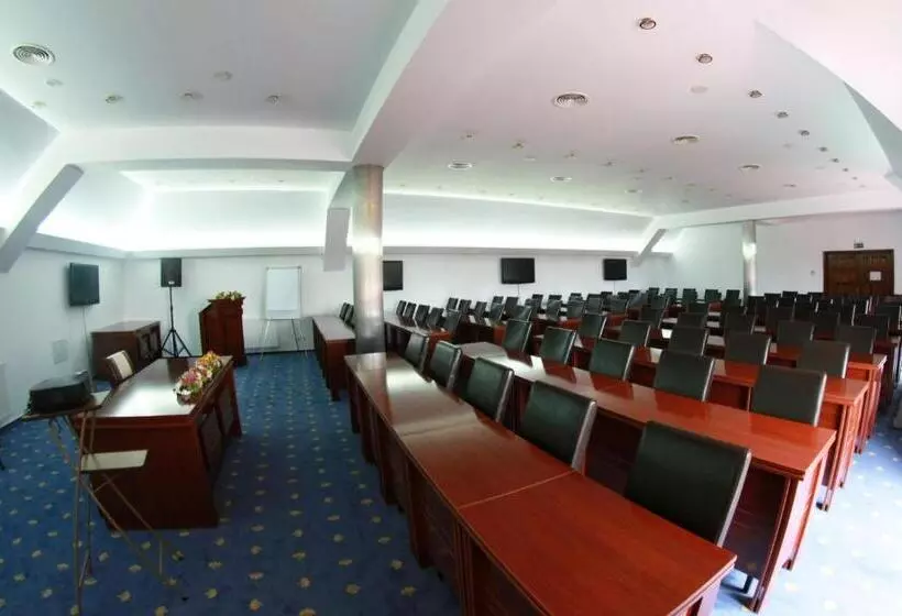 בית מלון כפרי Monterai Resort