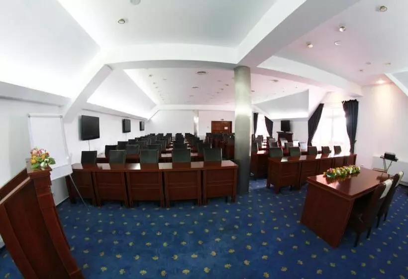 בית מלון כפרי Monterai Resort