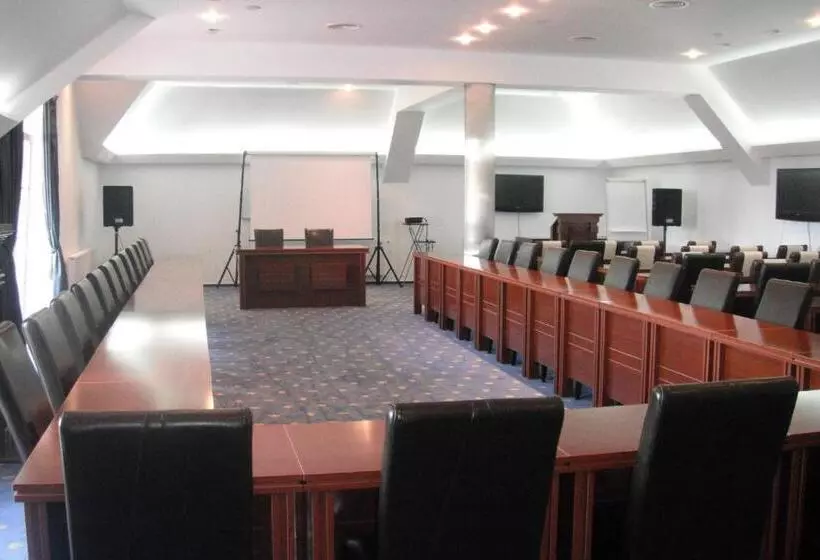 בית מלון כפרי Monterai Resort