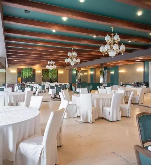 בית מלון כפרי Monterai Resort