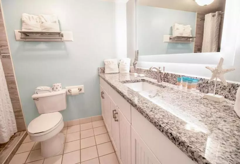 Отель Oceanfront Litchfield Inn