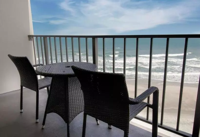 Отель Oceanfront Litchfield Inn
