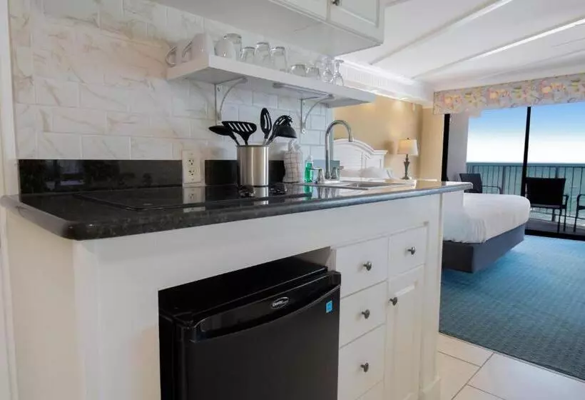 Отель Oceanfront Litchfield Inn