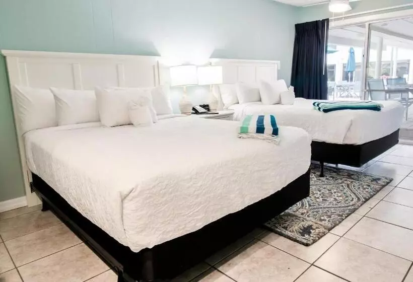 Отель Oceanfront Litchfield Inn